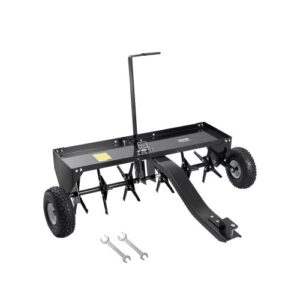 Aireador de Césped Remolcable de 1275 x 980 x 885 mm con Enganche Universal, Púas de Hierro Dispuestas Alternativamente, Carga de 45,36 kg para Remolcar, Jardines, Céspedes y Granjas, Negro