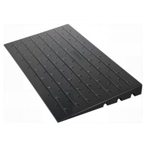 VEVOR Rampa de umbral de goma cubierta de cable de 3 canales 102 mm rampa de umbral sólida entrada en ángulo de goma capacidad de carga nominal de 1000 kg para Casas Peldaños Escaleras Puertas Plata